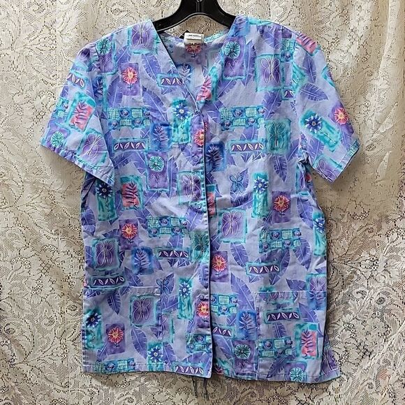 Bundle of 3 v neck scrubs tops by Simply Basic, Basic, & Peaches, size medium - Picture 5 of 11